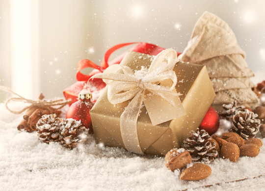 Vánoční pohlednice, přání a pozdravy - Pohlednice Vianoce zlaty darcek 